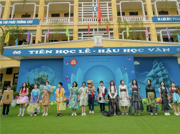 Học sinh trường THCS Tân Triều làm tuyên truyền viên bảo vệ môi trường