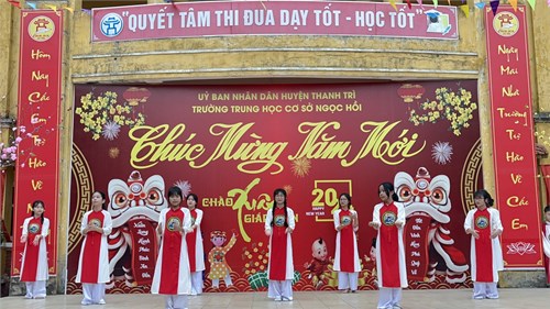 Trường THCS Ngọc Hồi tổ chức Sinh hoạt dưới cờ với chủ đề  Tìm hiểu trò chơi dân gian trong dịp Tết Nguyên đán 