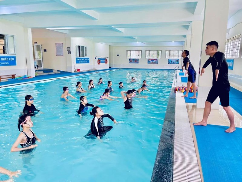 Thanh Trì - Huyện đi đầu trong công tác phổ cập bơi