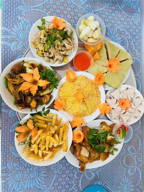 Mâm cỗ tết đón xuân